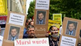 وقفات احتجاجية ضد اعتقال الصحفي أحمد منصور 