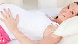 النوم على الظهر قد يسبب حرقة المعدة وضيق التنفس.