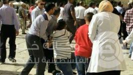 مستوطنين يعتدون على حراس الأقصى 