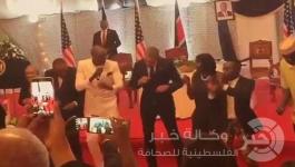 أوباما يرقص 