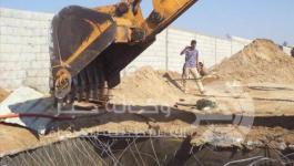 جرافة تدمر عين نفق 