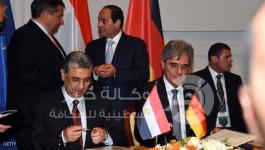 السيسي حضر توقيع العقد مع سيمنس.