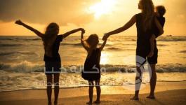 أطفال وأمهم في الإجازة 