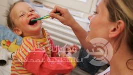 تنظيف أسنان الطفل