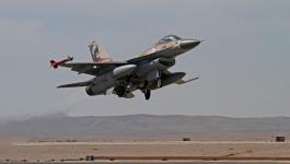 طائرات الاحتلال تستهدف مواقع إيرانية وسورية بينها مستودعات ذخيرة في ريف دمشق