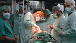 الخدمة العامة تجري عمليات جراحية طارئة لمرضى محولين من وزارة الصحة بغزة
