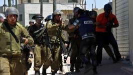 21 صحفيًا رهن الاعتقال في سجون الاحتلال