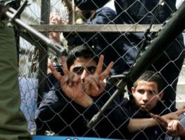 في يوم الطفل الفلسطيني.. 300 طفل معتقل في سجون الاحتلال الإسرائيلي