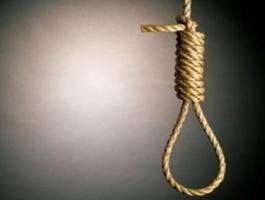 شاب مشنوقاً