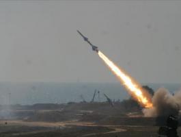 الحوثيون يعلنون استهداف مركز قيادة بجيزان بصاروخ باليستي