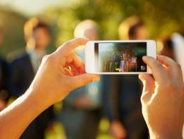 BATTERY-PHONES-WEDDING