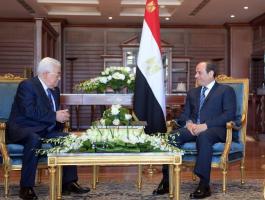 الرئيس يلتقي نظيره المصري على هامش القمة العربية الأوروبية