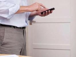 دراسة طبية:  تحسم الجدل تأثير الهواتف على خصوبة الرجال