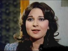 الفنانة نورا شقيقة بوسي