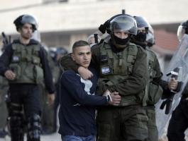 قوات الاحتلال تعتقل شابين من قلقيلية