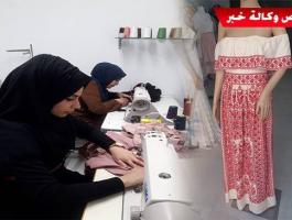 بالصور: فتاتان تُنشئان معرضاً لتصميم الأزياء في غزّة