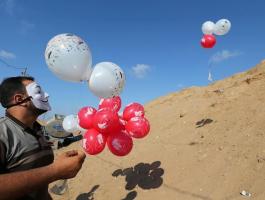 جيش الاحتلال يكشف عن كيفية رده على إطلاق البالونات الحارقة من غزّة