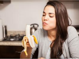بينها الخيار والموز.. أغذية احذري تناولها 