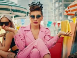 بالفيديو: مُطربة تركية مُتهمة بسرقة فكرة كليب 
