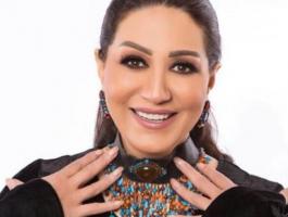 بالفيديو: وفاء عامر تغني في عيد ميلاد فاروق الفيشاوي الأخير