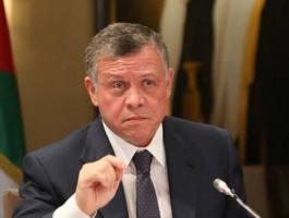 شاهد: ملك الأردن يتنكر بزي رجل مُسن لتفقد مؤسسات المملكة العامة
