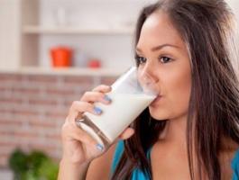 بالفيديو: علماء يكشفون العلاقة شرب 