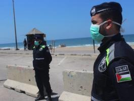 شاهد: عناصر الشرطة تنتشر على شارع بحر غزّة لتطبيق قرار الإغلاق