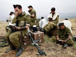 جندي اسرائيلي يعاني من صدمة نفسية.jpg