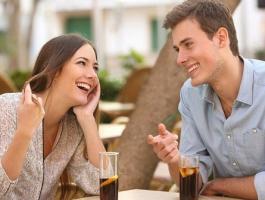 كذب الرجل على المراة