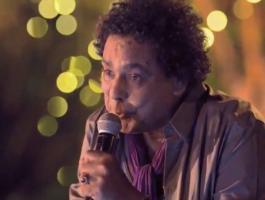 في أول ظهور بعد مرضة... كلمة واحدة من محمد منير تشعل مواقع التواصل