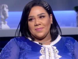شاهدوا: ظهور نادر لوالدة شيماء سيف.. تلفت النظر بمدى الشبه بينهما