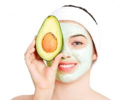 قناع الترطيب بالموز والأفوكادو
