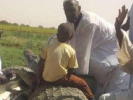 مزارع سودانى يصطاد تمساح ضخم طوله 5 أمتار.. طارده لمدة 21 يوم