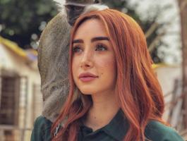 بالفيديو: هنا الزاهدتتعرض للعض من النسناس بودي