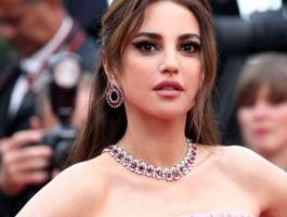 درة تنشر صورة بالحجاب من كواليس مسلسل بين السما والأرض