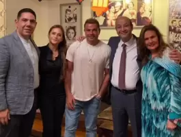 نيللي كريم بصحبة الهضبة ويسرا وعمرو أديب