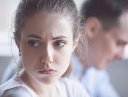 كيفية التعامل مع الزوجة العنيدة والعصبية