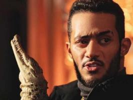 حملة لمقاطعة محمد رمضان بسبب فيديو رمي الأموال في حمام السباحة