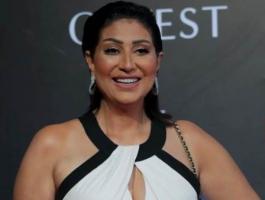 وفاء عامر توجه رسالة لـ عمرو يوسف بعد وقف مسلسل الملك