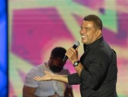 عمرو أديب عن حفل عمرو دياب في جدة : 