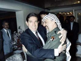 صورة جمعت الزعيم الفلسطيني ياسر عرفات بالراحل محمد عوض فى ذكرى ميلاده