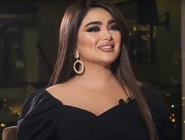بالفيديو | للتأكد من جمالها.. مذيع يطلب من ملكة جمال آسيا إزالة المكياج