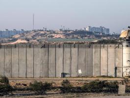 جدار اسمنتي على طول حدود غزة