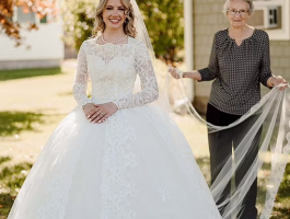 فستان زفاف جدتها