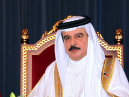العاهل البحريني يتسلم أوراق اعتماد أول سفير 