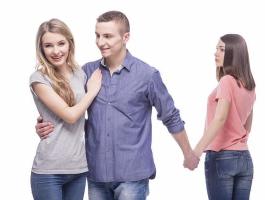 عندما يحبك رجل متزوج .. كيف تتصرفين؟