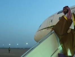 لحظة استقبال بن سلمان من قبل شقيقه الأكبر لدى وصوله المدينة المنورة تثير تفاعلا (فيديو)