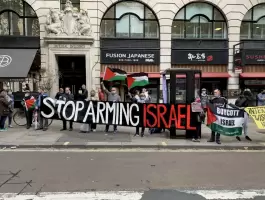 بريطانيا: نشطاء فلسطين يغلقون مصنع طائرات 