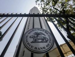 البنك المركزي الهندي يتدخل للدفاع عن الروبية