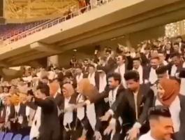 فيديو متداول لطلاب عراقيين يرقصون خلال حفل تخرجهم يثير جدلا واسعا!